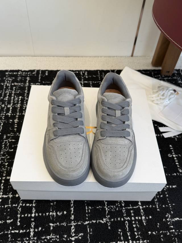 Dongguan-made high-quality The Row 25 Fall/Winter runway style platform skateboa