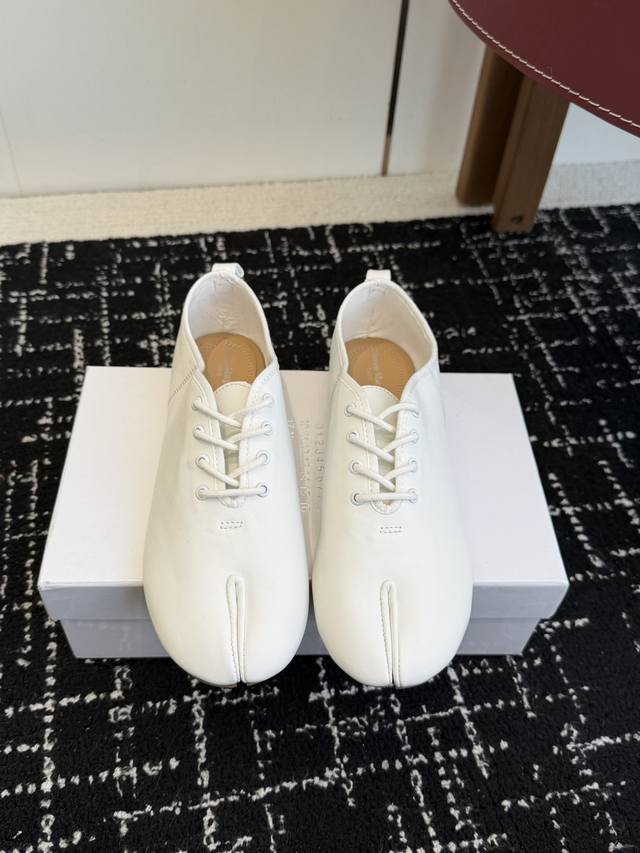 Retail-grade Maison Margiela 2026 Spring/Summer Runway New Arrival Mm6 Split-Toe