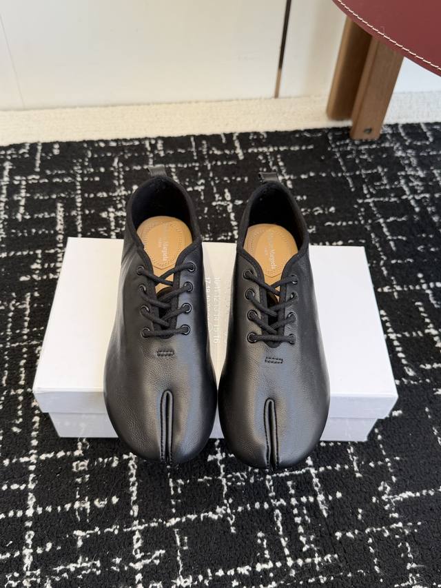 Retail-grade Maison Margiela 2026 Spring/Summer Runway New Arrival Mm6 Split-Toe