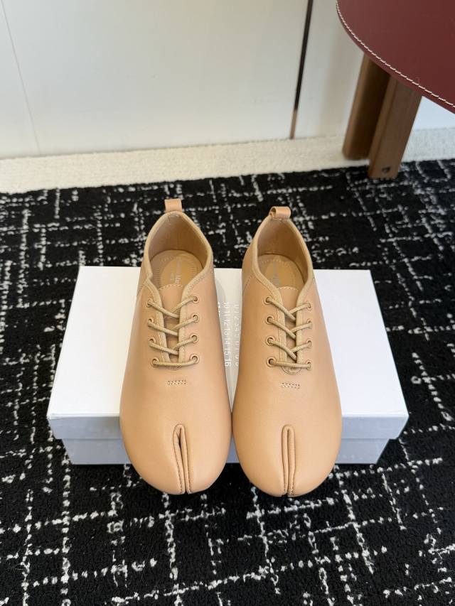 Retail-grade Maison Margiela 2026 Spring/Summer Runway New Arrival Mm6 Split-Toe