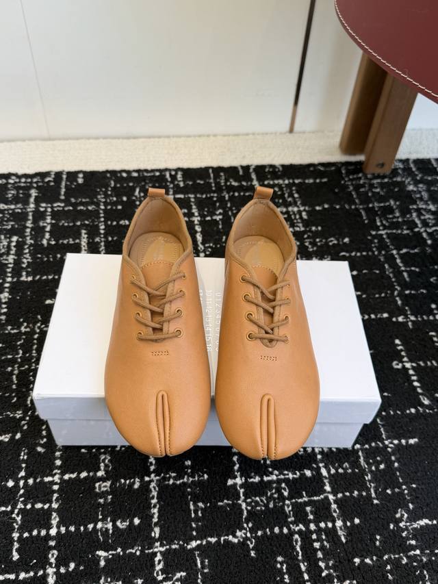 Retail-grade Maison Margiela 2026 Spring/Summer Runway New Arrival Mm6 Split-Toe