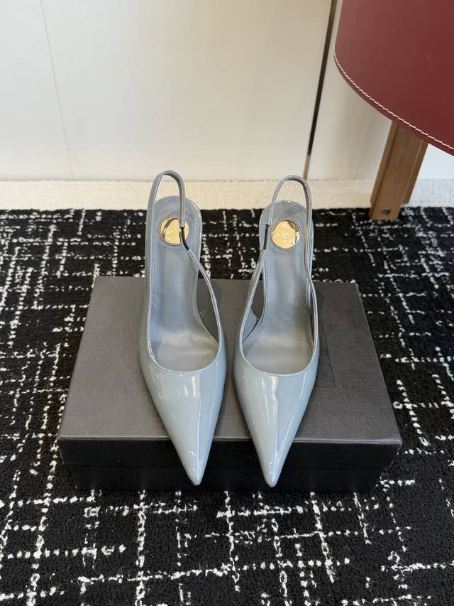 Retailer-grade Saint Laurent 26 Paris Show Update: Pointed-toe stilettos are so