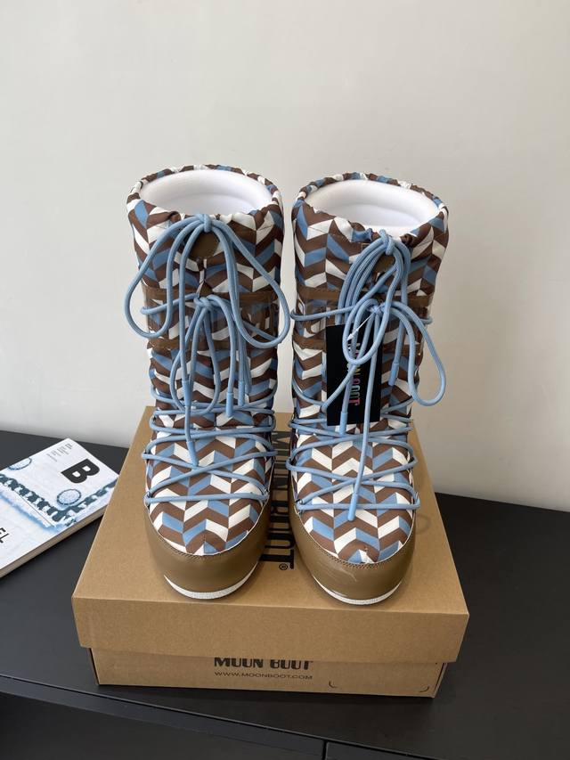 Moon Boot, the latest autumn/winter snow boots, are adorably ugly! Many celebrit