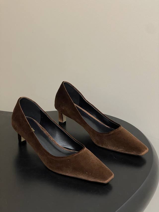 The Row Spring/Summer 2026 New Arrival: French Minimalist Kitten Heel Shoes with