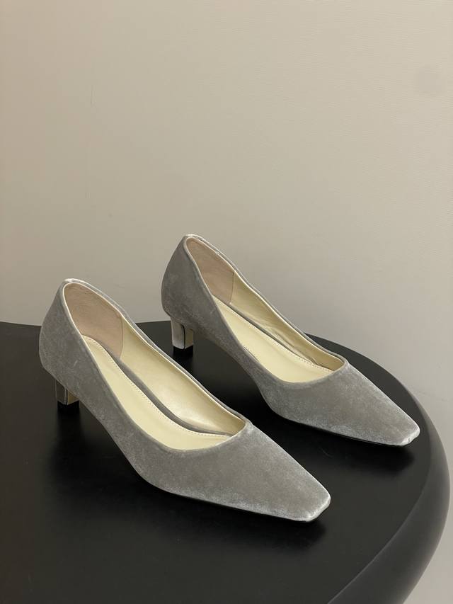 The Row Spring/Summer 2026 New Arrival French Minimalist Kitten Heel Shoes, Squa