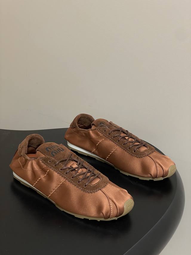 Top Quality Miu Miu Spring/Summer 2026 New Plume Satin Sneakers Series Thin-Sole