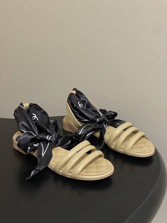 2026 Spring/Summer New Chanel 26C Classic Double C Buckle Diamond Pattern Flat S