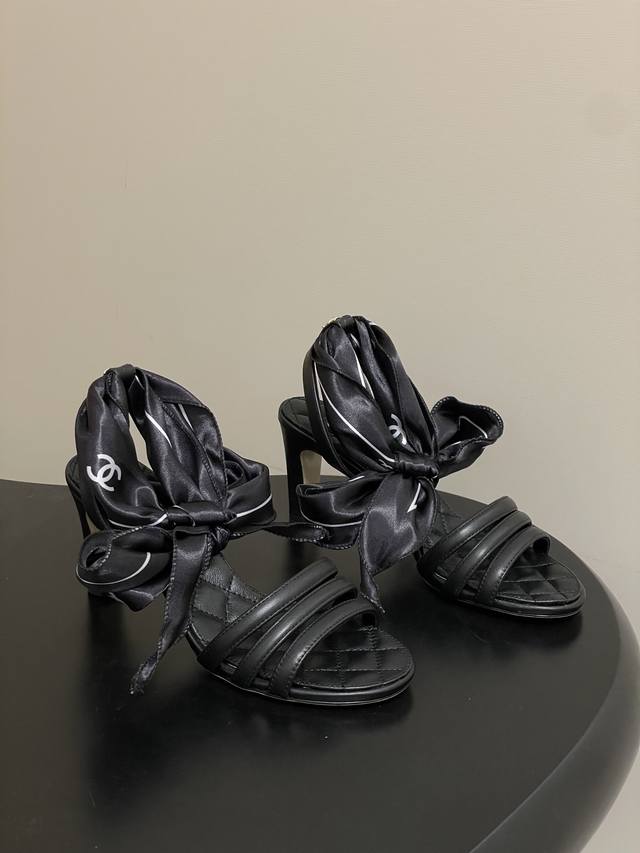 2026 Spring/Summer New Chanel 26C Classic Double C Buckle Diamond Pattern Flat S