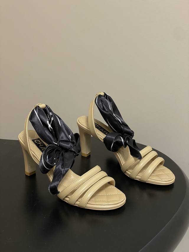 2026 Spring/Summer New Chanel 26C Classic Double C Buckle Diamond Pattern Flat S