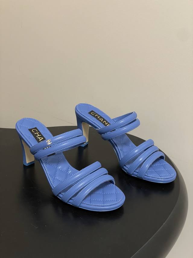 2026 Spring/Summer New Chanel 26C Classic Double C Buckle Quilted Sandals with T