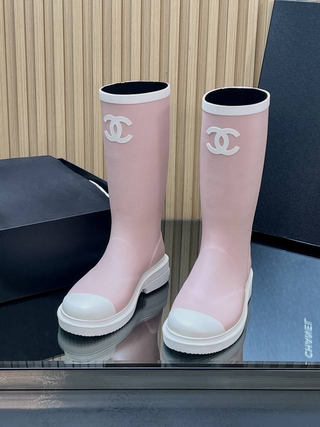 Seamless High-Top Chanel 26C Rain Boots - A Super Popular Style! I finally got