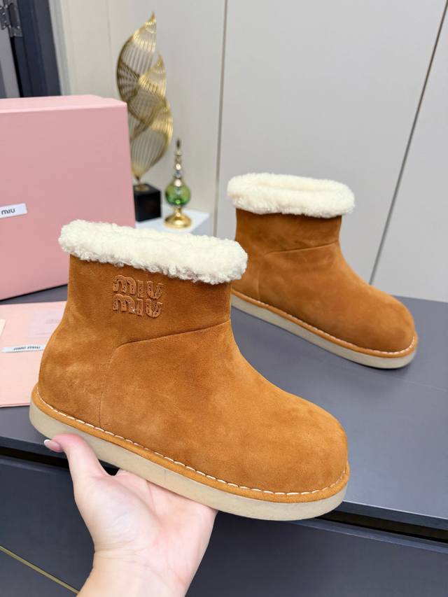 Miumiu 2025 Autumn/Winter Runway Style Wool Ankle Boots, Furry Shoes, Warm Snow