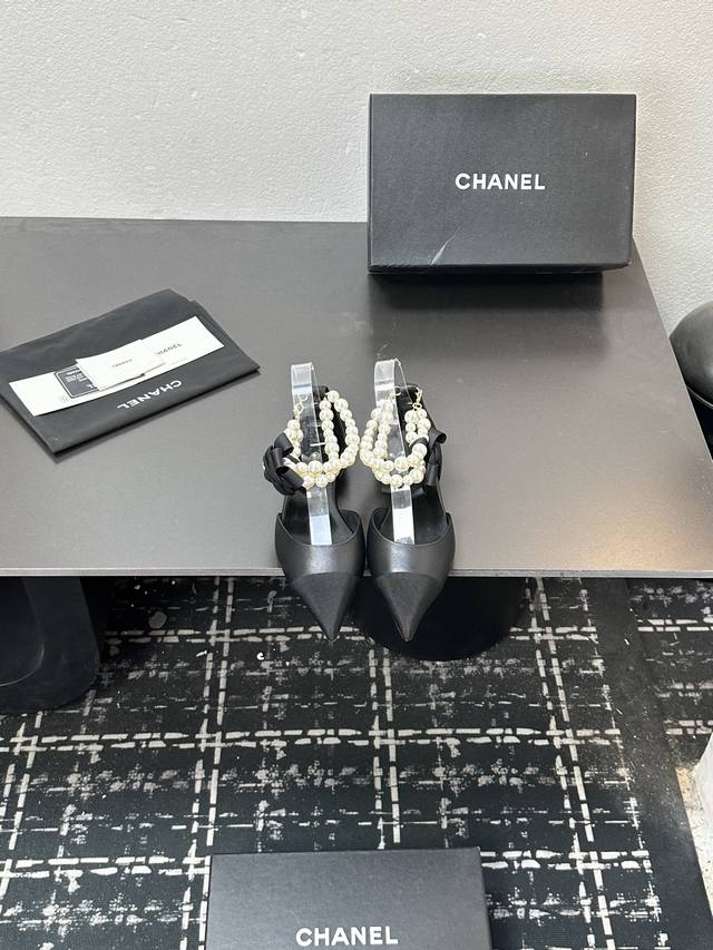 2026 Spring/Summer New Chanel 26C Pointed Toe Anklet Sandals with Large Pearls,