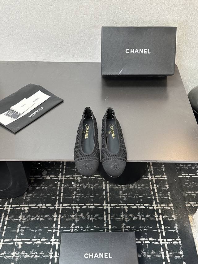 Chanel's 25Ss woven ballet flats are finally here! These flat shoes deserve thei