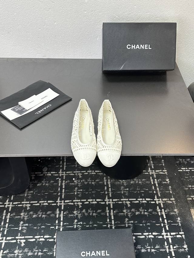 Chanel's 25Ss woven ballet flats are finally here! These flat shoes deserve thei