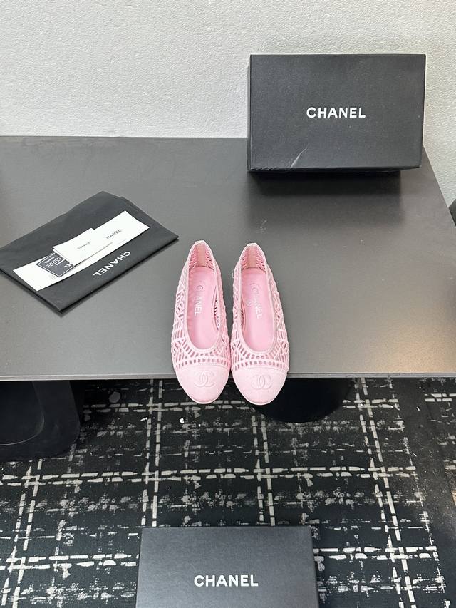 Chanel's 25Ss woven ballet flats are finally here! These flat shoes deserve thei