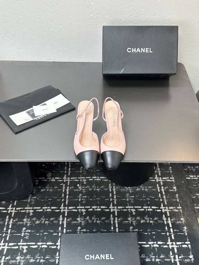Chanel classic color-blocked sandals, new summer colors from boutiques. This ite