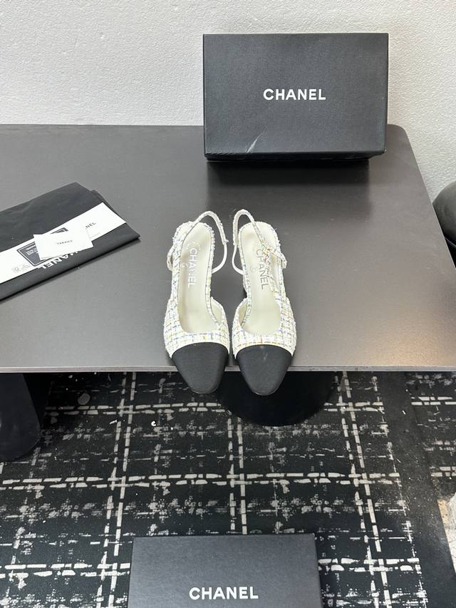 Chanel classic color-blocked sandals, new summer colors from boutiques. This ite