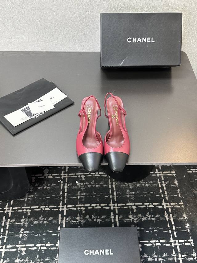 Chanel classic color-blocked sandals, new summer colors from boutiques. This ite