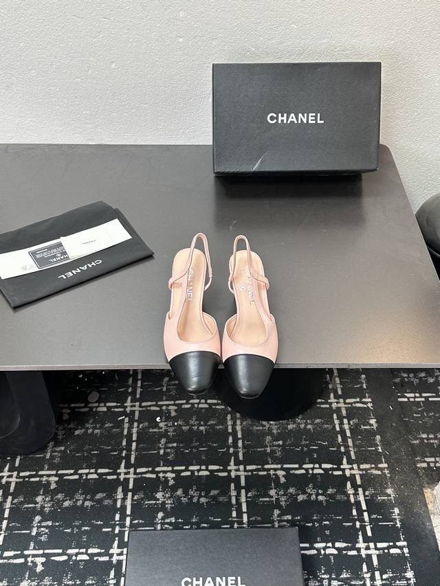 Chanel classic color-blocked sandals, new summer colors from boutiques. This ite