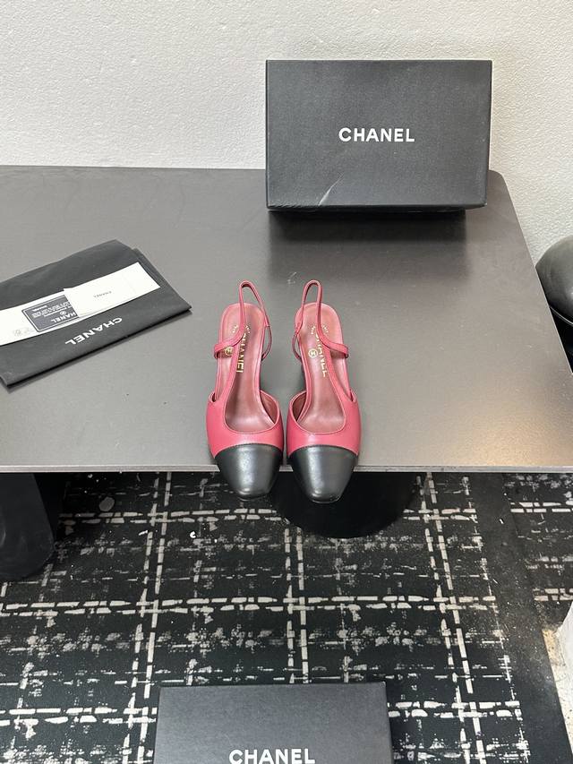 Chanel classic color-blocked sandals, new summer colors from boutiques. This ite