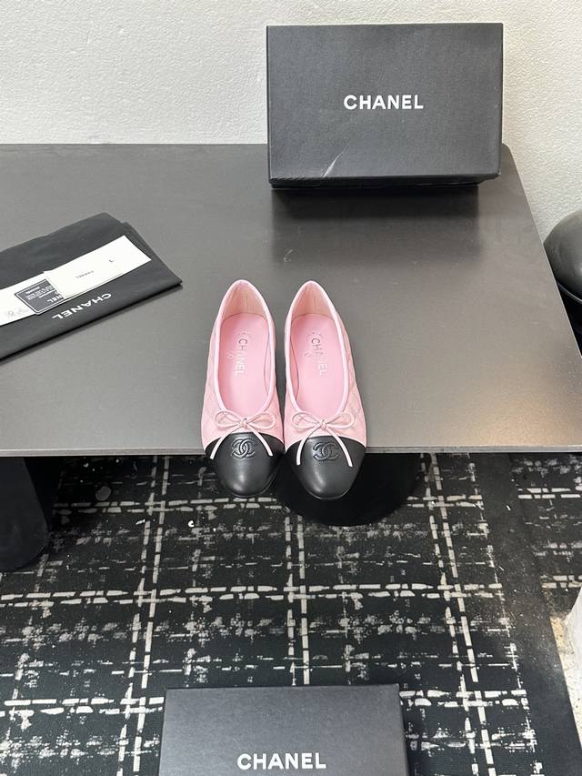 Chanel premium quality embroidered quilted ballet flats, a timeless classic that