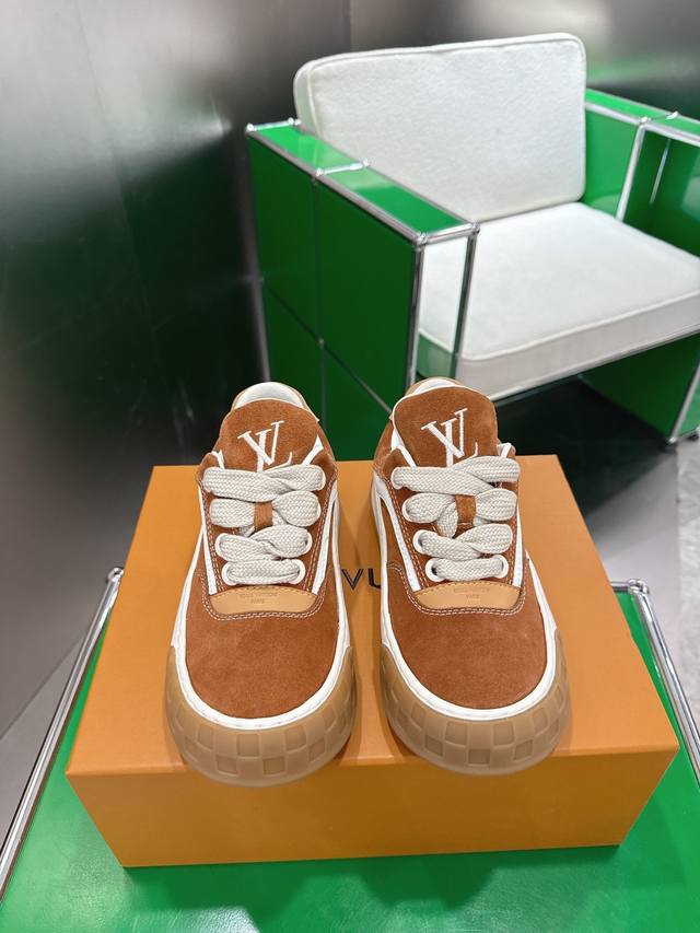 Top-tier Louis Vuitton 25Ss runway new German training casual shoes Original 1:1