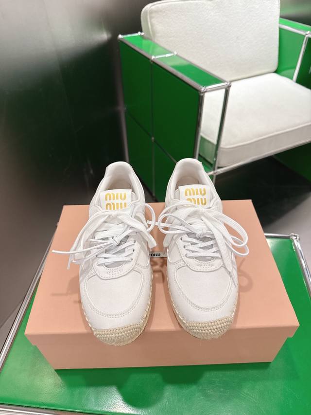 K018 Miu Miu Spring/Summer 2026 Runway New Lace-up German Training Shoes Casual