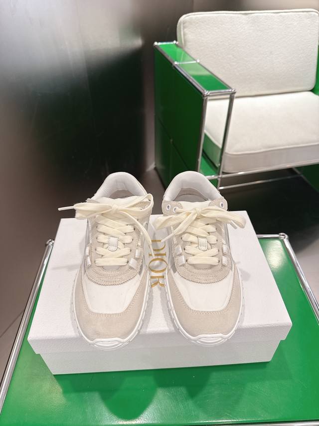 K020 Dior Tech Sneakers (German Training Shoes) This Dior Tech sneaker features