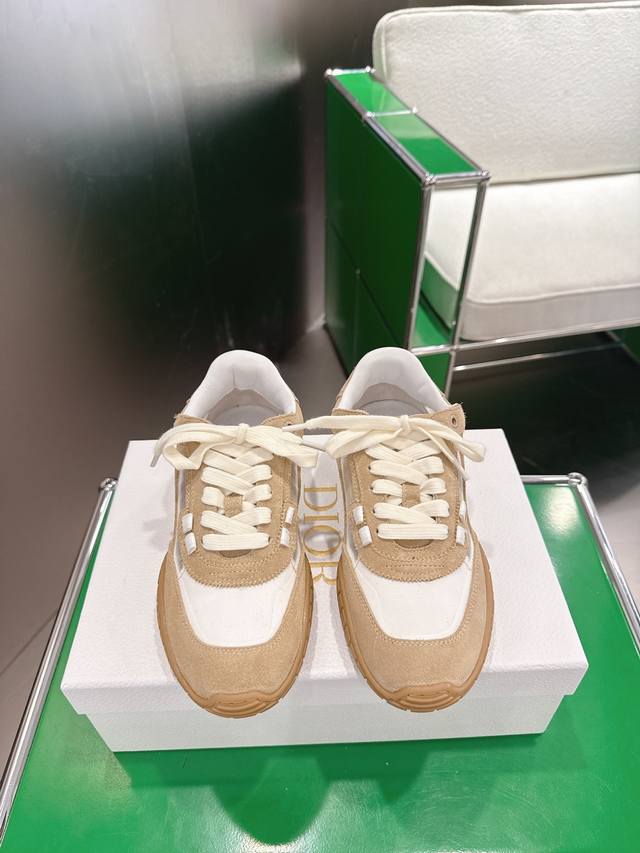 K020 Dior Tech Sneakers (German Training Shoes) This Dior Tech sneaker features