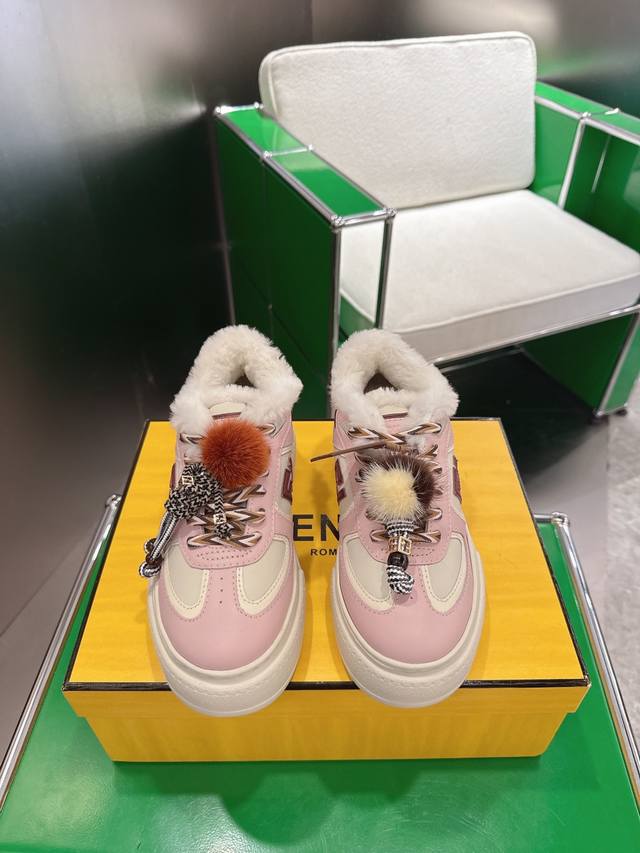 K023 Fendi's new Match asymmetrical magic platform Charm Match lace-up sneakers.