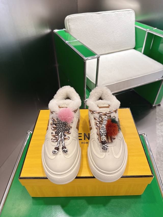 K023 Fendi's new Match asymmetrical magic platform Charm Match lace-up sneakers.
