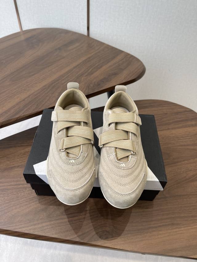 Adidas Fos Urban Reverie Fashionable Urban Functional Ballet-Style Slim Casual S