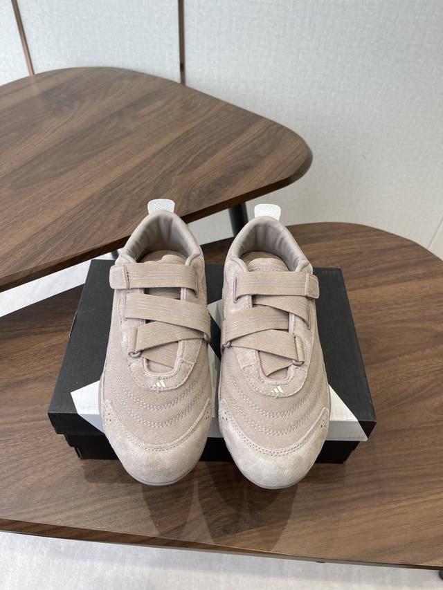 Adidas Fos Urban Reverie Fashionable Urban Functional Ballet-Style Slim Casual S