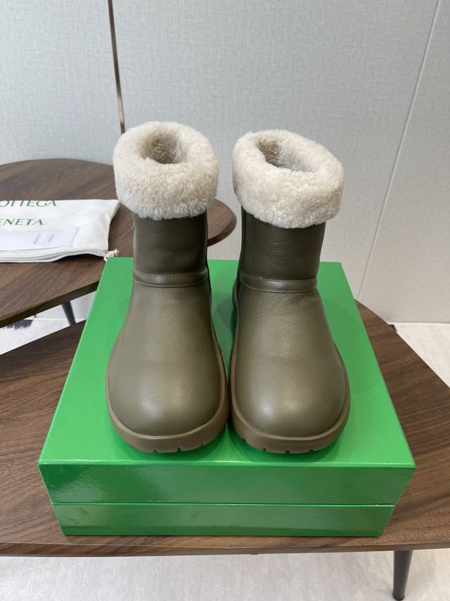 Dongguan-made Bottega Venet New Upgraded Round Toe Simple Snow Boots with Furry