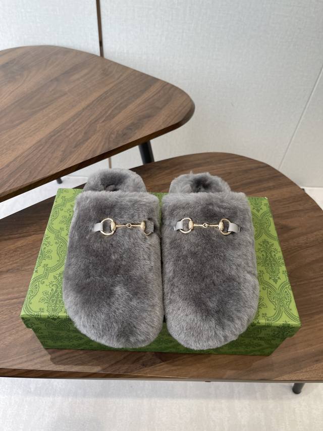 Gucci 25Ss Autumn/Winter New Wool Big Toe Slippers, Birkenstock Wool Slippers. A