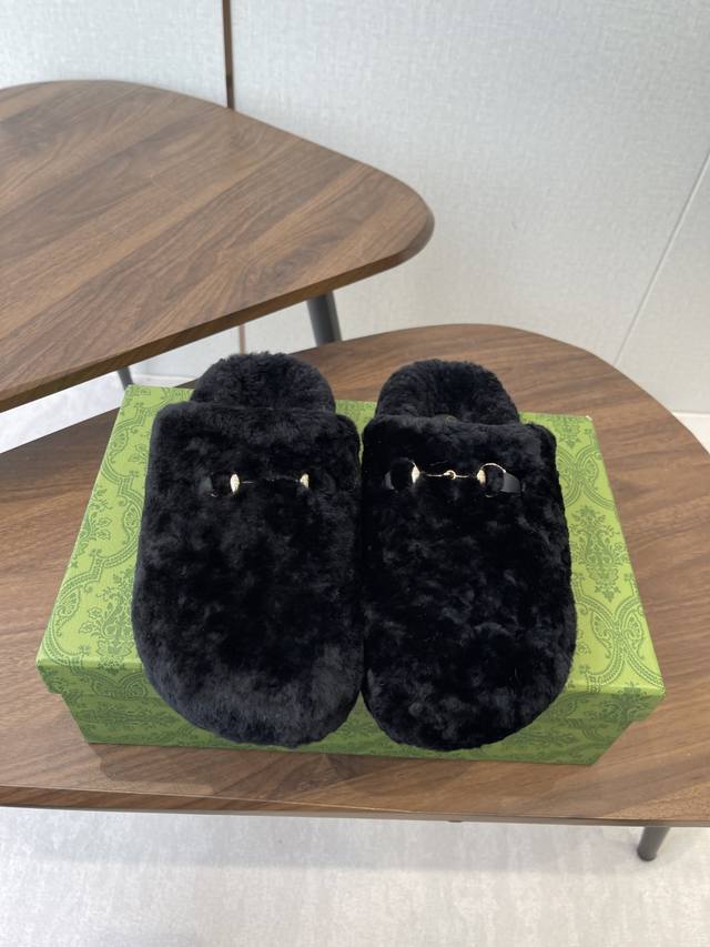 Gucci 25Ss Autumn/Winter New Wool Big Toe Slippers, Birkenstock Wool Slippers. A