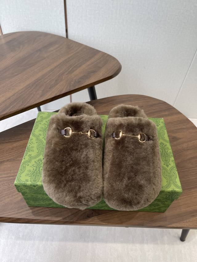 Gucci 25Ss Autumn/Winter New Wool Big Toe Slippers, Birkenstock Wool Slippers. A