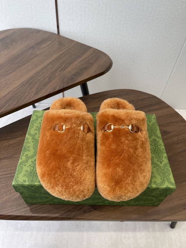 Gucci 25Ss Autumn/Winter New Wool Big Toe Slippers, Birkenstock Wool Slippers. A