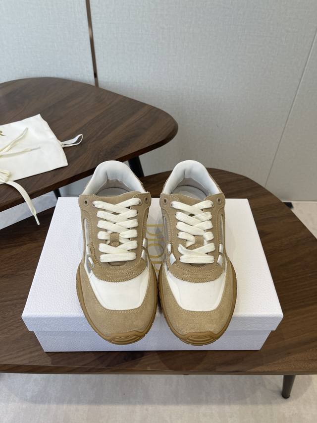 Dior Spring/Summer 2026 New Couple Casual Shoes The upper is meticulously crafte