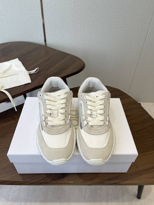 Dior Spring/Summer 2026 New Couple Casual Shoes The upper is meticulously crafte