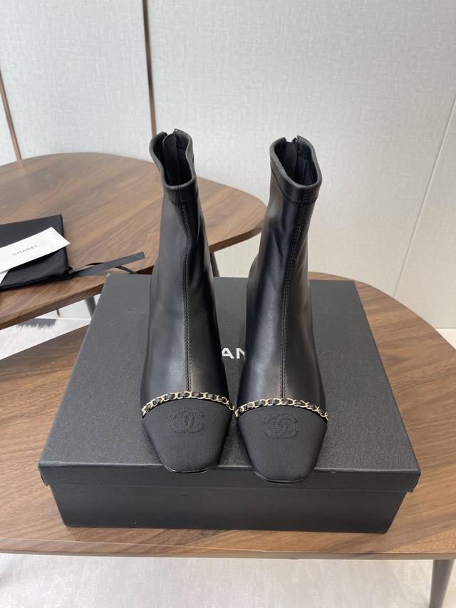 Chanel 25Ss Autumn/Winter New Square Toe Back Zipper Ankle Boots These platform