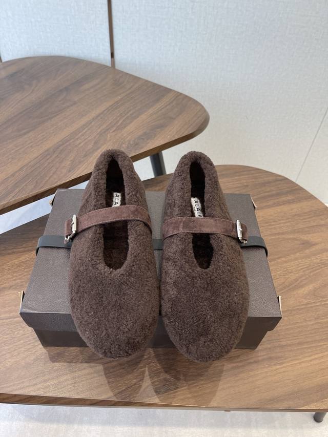 Alaia Autumn/Winter Runway Style Mary Jane Wool Flats These are super popular wo