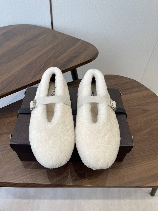 Alaia Autumn/Winter Runway Style Mary Jane Wool Flats These are super popular wo