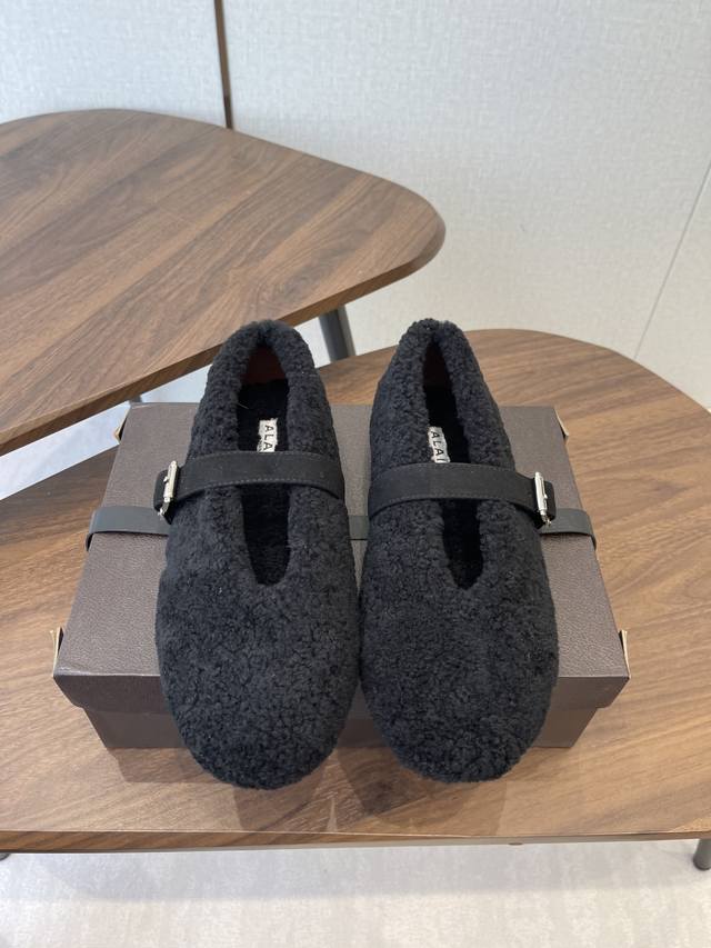 Alaia Autumn/Winter Runway Style Mary Jane Wool Flats These are super popular wo