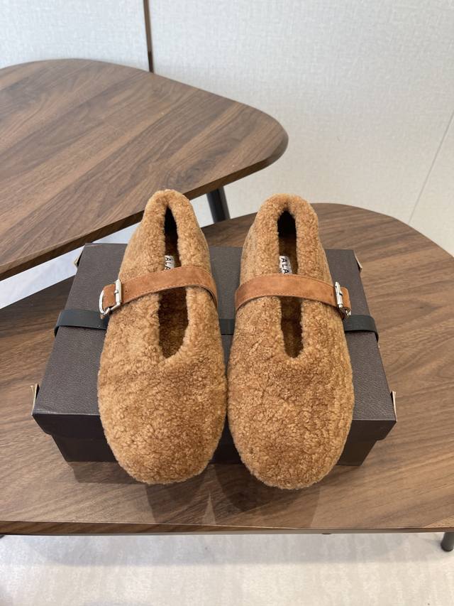 Alaia Autumn/Winter Runway Style Mary Jane Wool Flats These are super popular wo