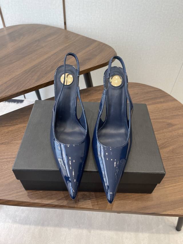 Saint Laurent Paris Show Update: Pointed-toe stilettos are so beautiful! Saint L