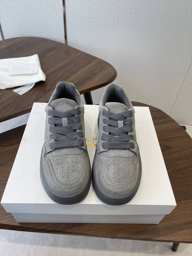 Dongguan-made The Row 2025 Fall/Winter runway chunky white skateboard sneakers