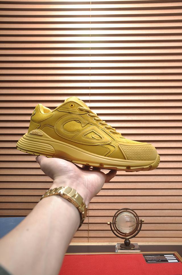 Factory Price: Top-Tier Original Shoes Brand: Dior Standard Sizes: Men's 38-44,