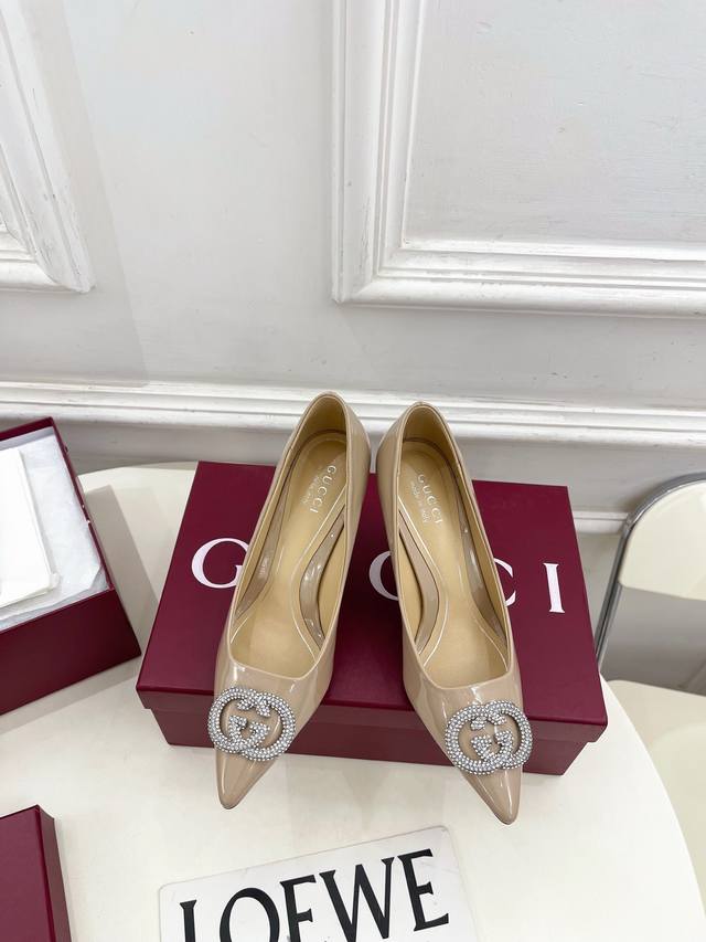 Gucci 25 Gucci's main collection is finally here! A highly anticipated item! A n